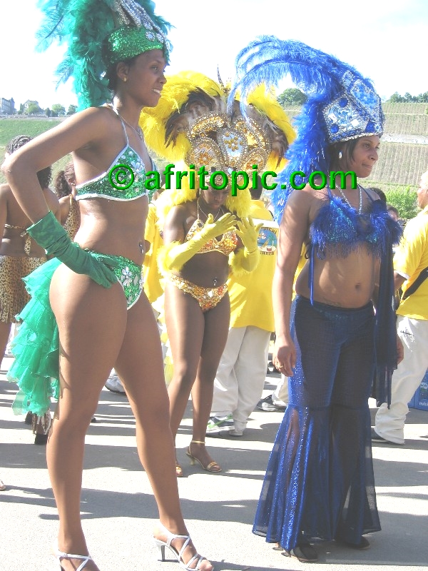 ../Images/AfricaFestival-27-28May05 073.jpg